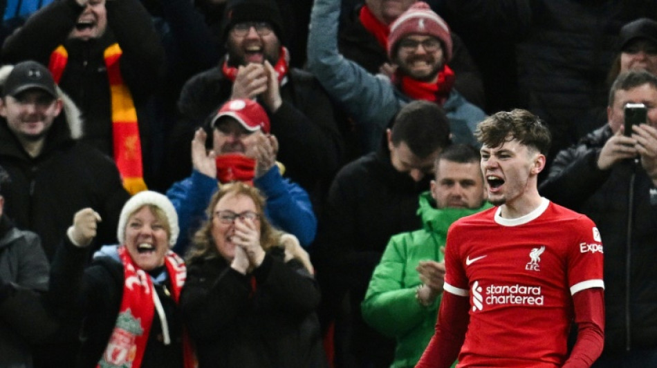 Liverpool goleia Chelsea (4-1) e segue firme na lideran&ccedil;a; City vence Burnley