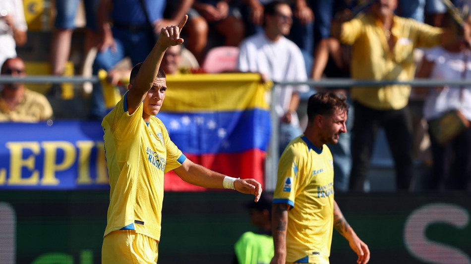 Serie A: il Frosinone di Alvini sorprende il Como, il Parma batte il Genoa 2-1