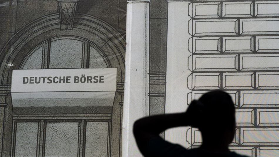  Borsa: l'Europa sulla parit&agrave; guarda a Hormuz e petrolio, Francoforte +0,4% 