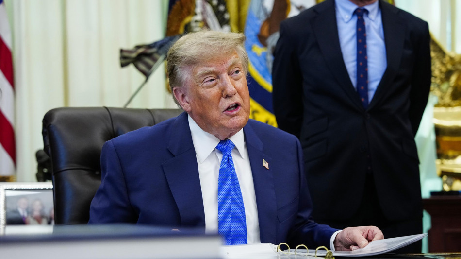  Trump d&agrave; il via libera alle aziende Usa di compiere cyber attacchi contro gli hacker 