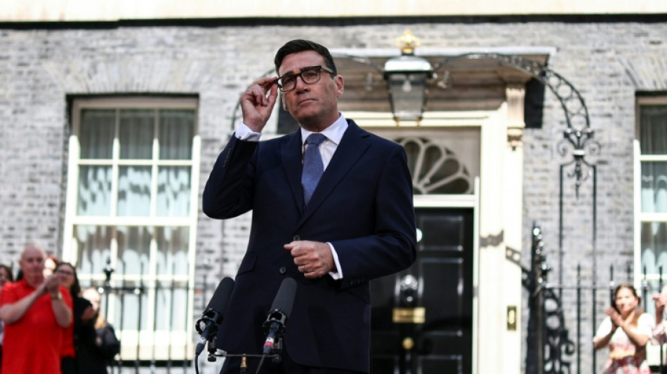  Burnham becomes PM vowing 10-year plan for Britain 