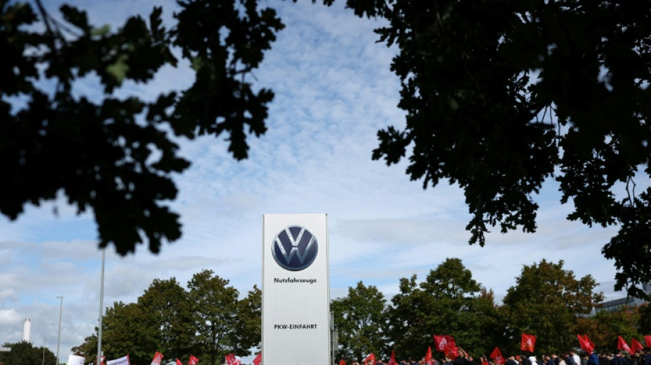  Gek&uuml;ndigte Tarifvertr&auml;ge: Gewerkschaft droht Volkswagen mit "Eskalation" 
