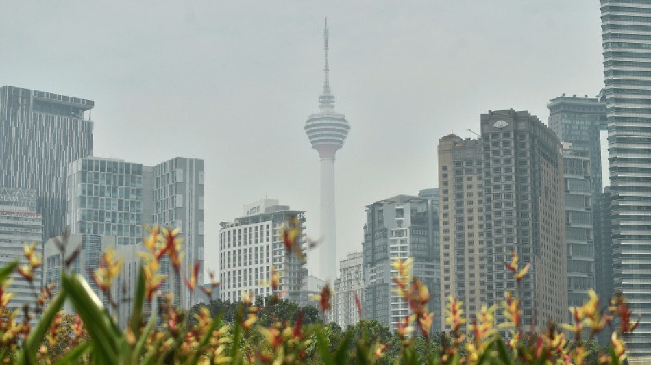  Malaysia's Firefly extends flight cancellations due to haze 