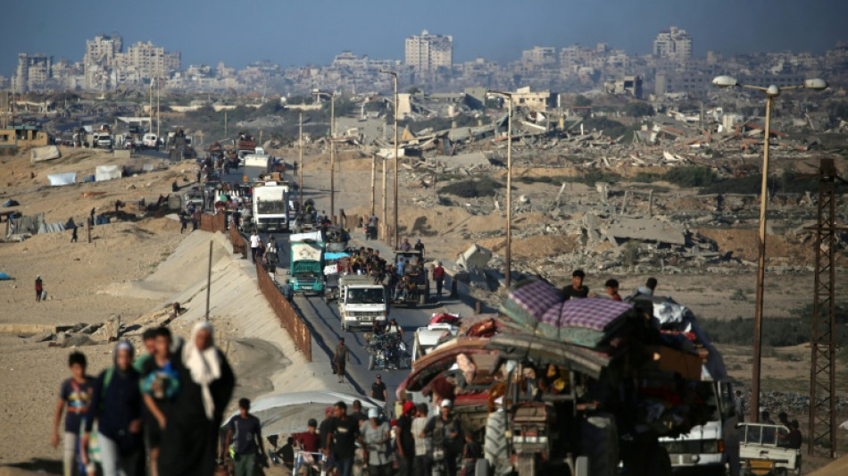 La Defensa Civil reporta al menos 50 muertos en bombardeos israel&iacute;es en Gaza 