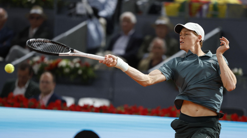  Tennis: il francese Fils battuto in due set, Sinner in finale a Madrid 