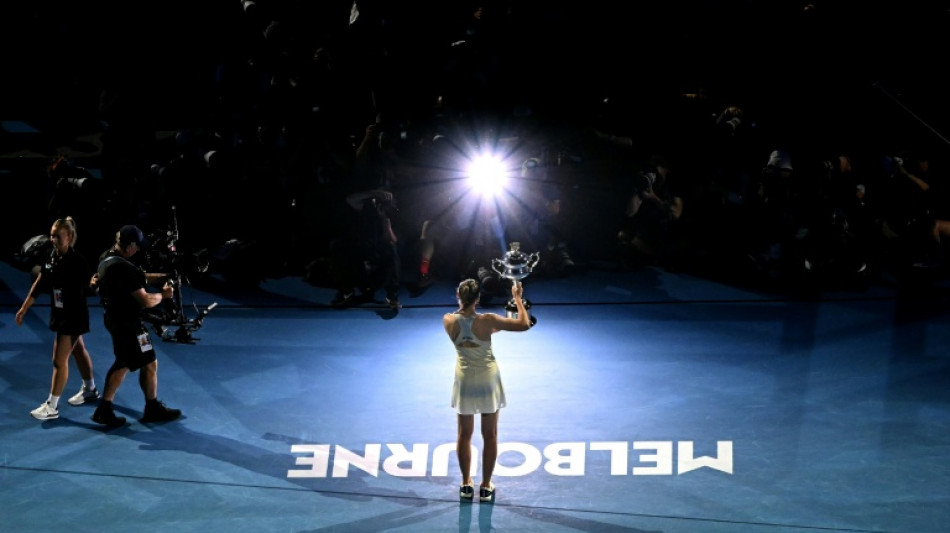 Rybakina keeps her cool to beat Sabalenka in tense Melbourne final 