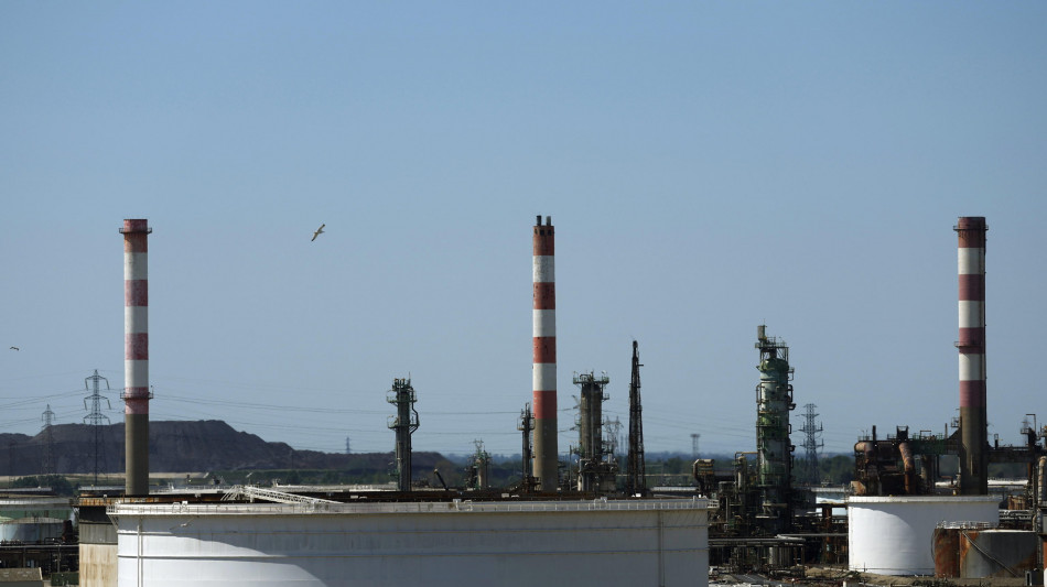  Il petrolio &egrave; poco mosso a New York, si attesta a 94,78 dollari 