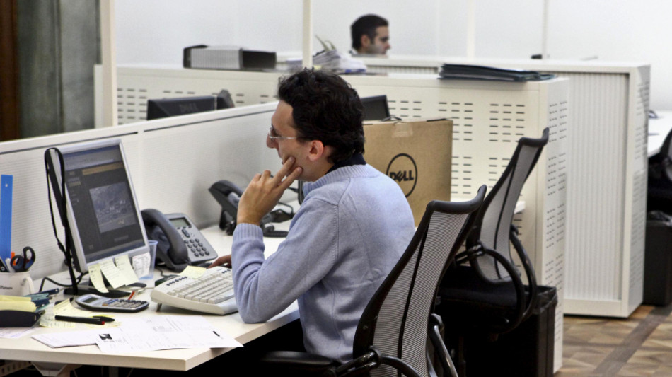  Borsa: Milano chiude in rialzo (+0,75%), balzo di Amplifon e Saipem 