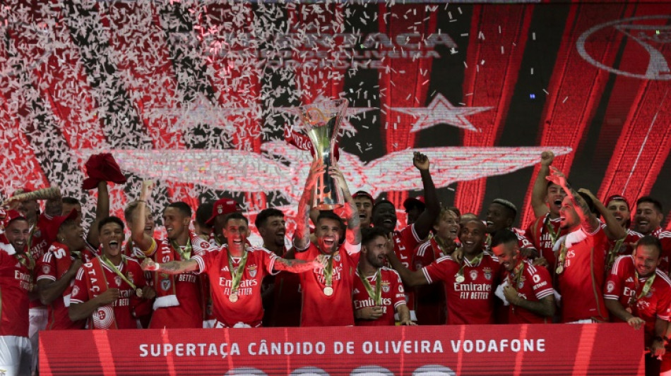 Benfica vence Porto (2-0) e conquista sua nona Superta&ccedil;a de Portugal