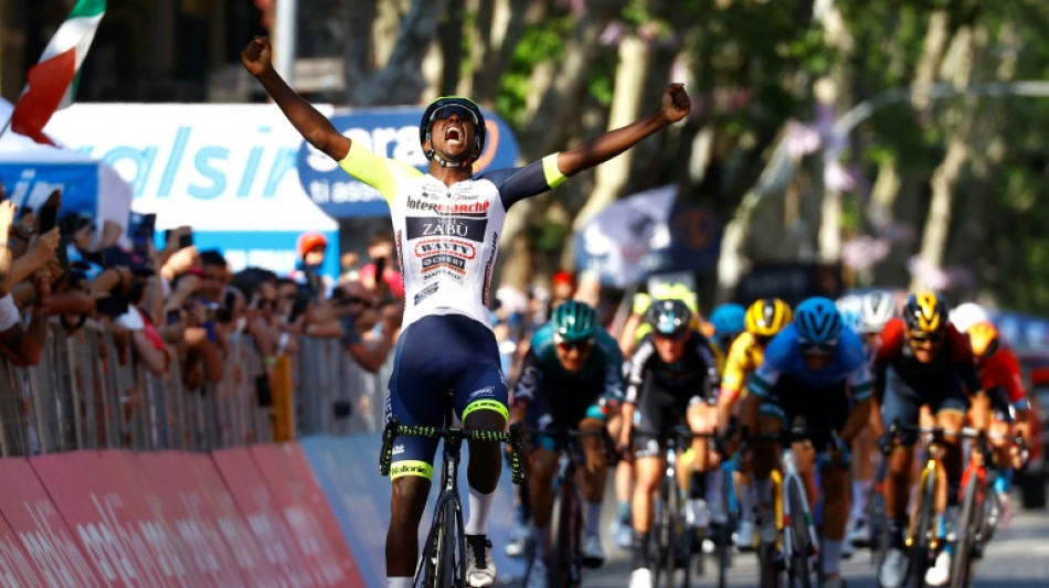 Tour d'Italie: Girmay gagne la 10e &eacute;tape et continue &agrave; &eacute;crire l'histoire 