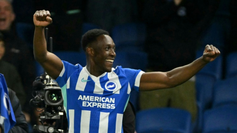  Chelsea sign Brighton striker Welbeck 