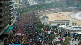 Cinco a&ntilde;os tras la disoluci&oacute;n de ETA, Espa&ntilde;a busca cerrar las heridas