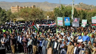 Huthis reivindicam ataque contra navio dos EUA no litoral do I&ecirc;men