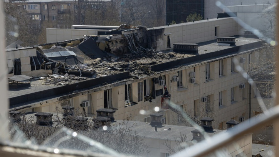  Ataques rusos matan a 4 personas en Ucrania, da&ntilde;an un puerto y una maternidad 