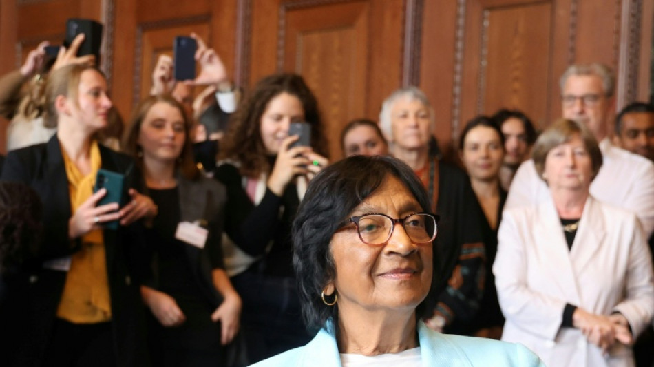  Pillay dedica seu Nobel da Paz aos 'sobreviventes de crimes internacionais' 