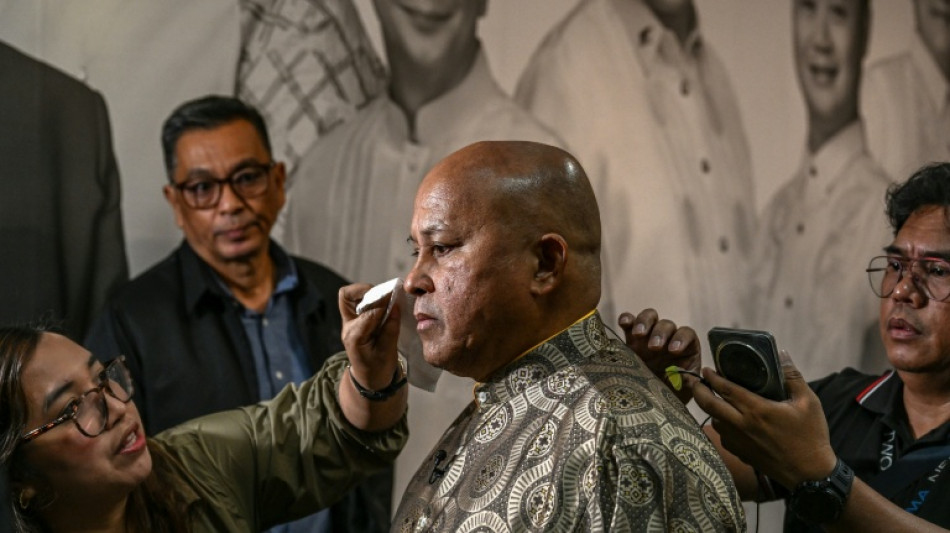 Coups de feu au S&eacute;nat philippin o&ugrave; est r&eacute;fugi&eacute; "l'architecte" de la guerre contre la drogue de Duterte 