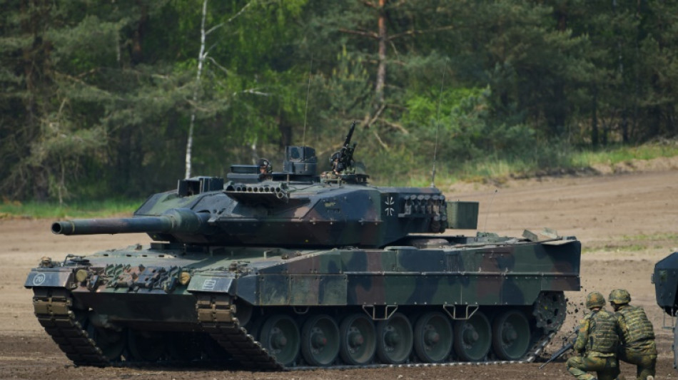 K&uuml;hnert beklagt "ma&szlig;lose Kritik" in Debatte &uuml;ber Leopard-Panzer f&uuml;r Kiew