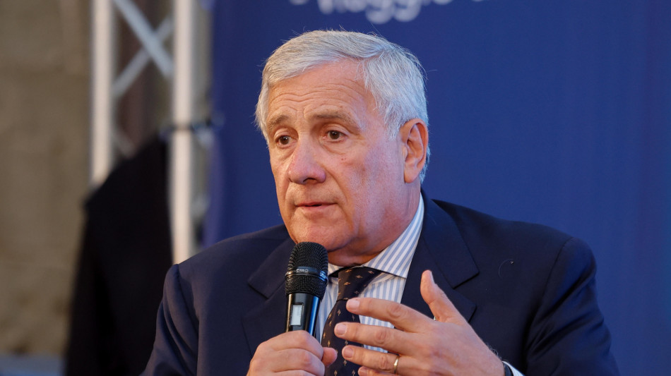  Tajani, 'mi scuso con le donne, non le ho mai volute offendere' 