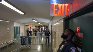 Una persona si &egrave; data fuoco fuori dal tribunale di Trump