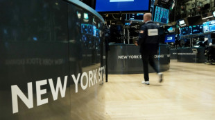 Wall Street finit en forte baisse, contrari&eacute;e par le message ferme de la Fed