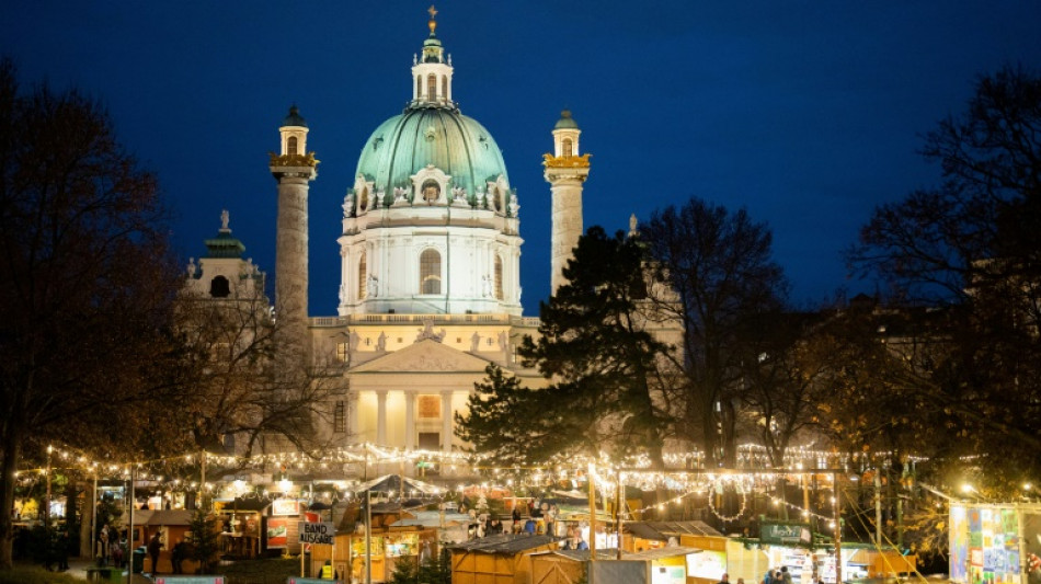 Wien reduziert Weihnachtsstra&szlig;enbeleuchtung
