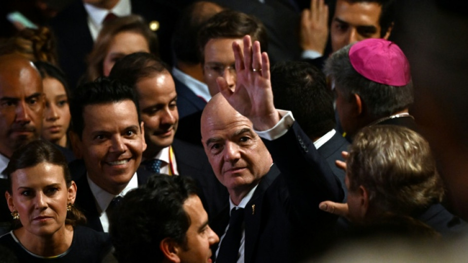  Infantino se disculpa ante el Consejo de la FIFA por su proyecto de privatizaci&oacute;n 