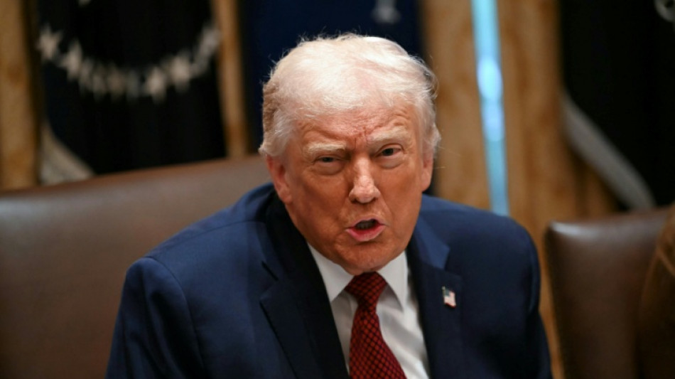  Trump anuncia ajuda de US$ 12 bi para agricultores afetados por tarifas 