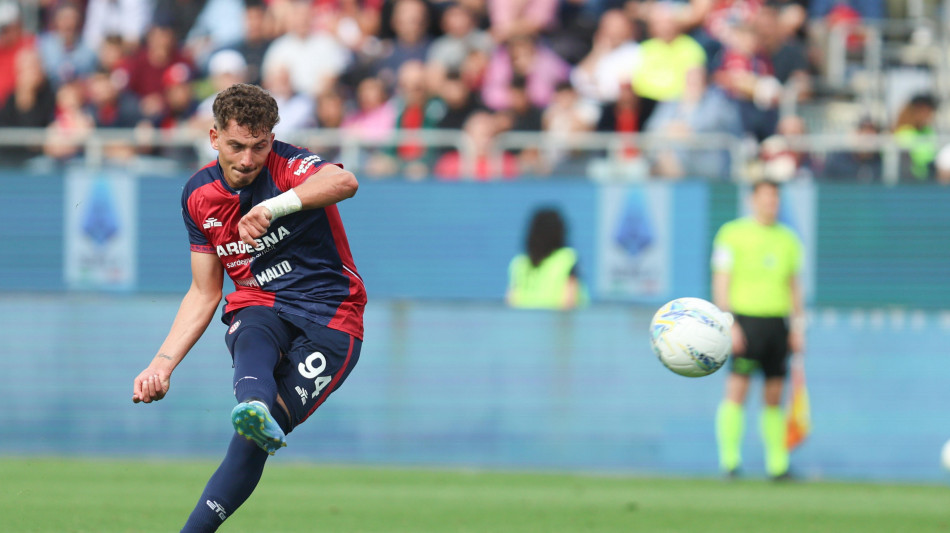  Esposito lascia il ritiro del Cagliari, l'ira del club 