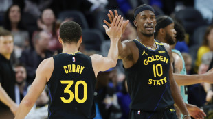 Nba: Curry batte LeBron James nel 'Clasico' californiano