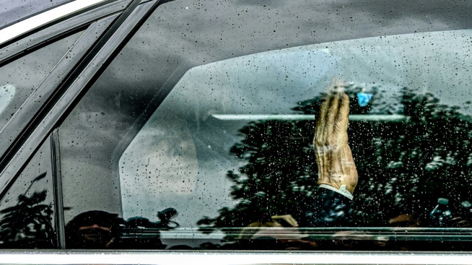 Silvio Berlusconi, "immortel" octog&eacute;naire, a quitt&eacute; l'h&ocirc;pital