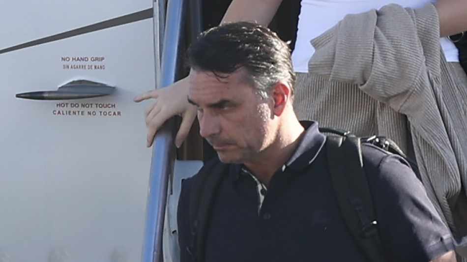  Flavio Bolsonaro dit avoir quitt&eacute; le Br&eacute;sil pour fuir une "pers&eacute;cution" 