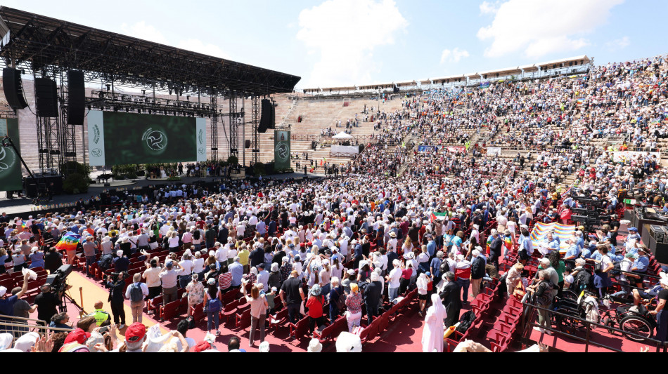 Il Papa, la pace non sar&agrave; mai frutto dei muri e delle armi