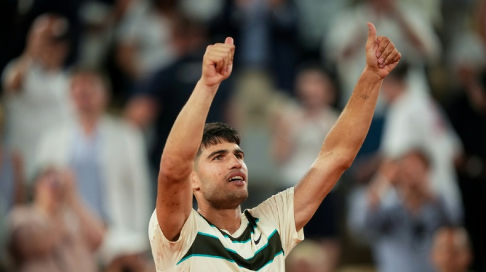 Alcaraz supera resistência de Dzumhur e avança às oitavas em Roland Garros