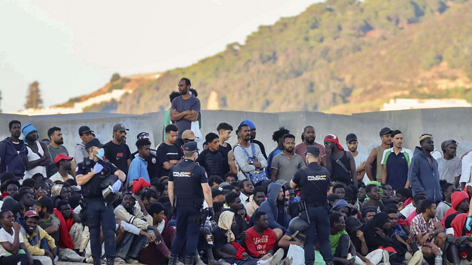  Salgono a 82 i migranti morti nel tentativo di raggiungere a nuoto Ceuta 
