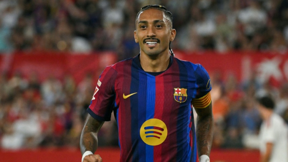  T&eacute;cnico do Bar&ccedil;a confirma recupera&ccedil;&atilde;o de Raphinha, mas prega cautela quanto a retorno 