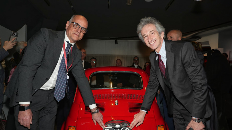  Targhe storiche, al via la produzione con il design d'epoca 