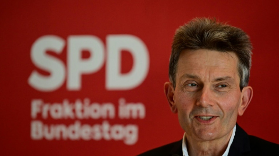 M&uuml;tzenich k&uuml;ndigt weitere Entlastungen an 