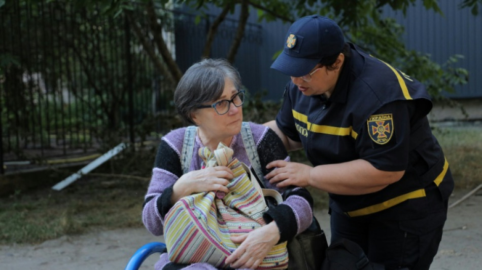 Ataques rusos matan a dos personas en Ucrania y alcanzan un centro de reclutamiento militar