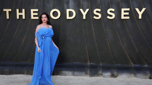 Universal candider&agrave; agli Oscar la Hathaway come attrice non protagonista