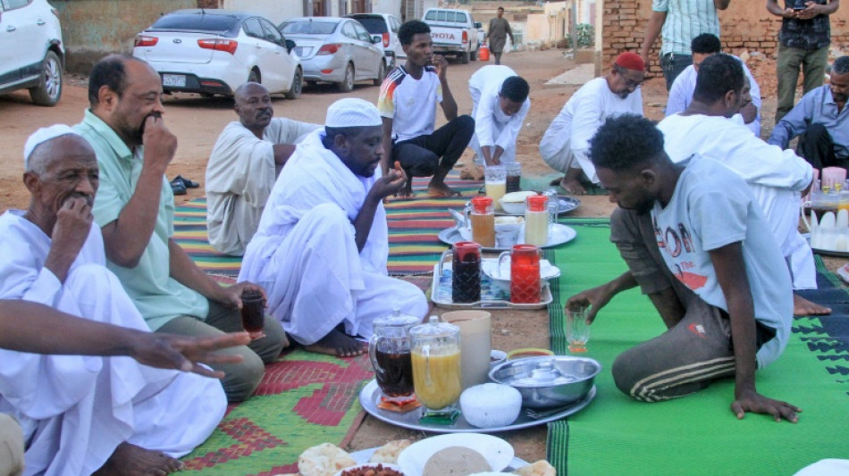  War-weary Sudanese celebrate as Ramadan returns to Khartoum 