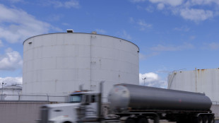 Il petrolio in calo a New York, -2,07% a 71,48 dollari