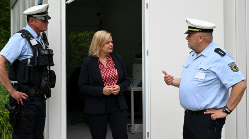 Scholz verurteilt Silvester-Angriffe auf Einsatzkr&auml;fte "auf das Sch&auml;rfste"