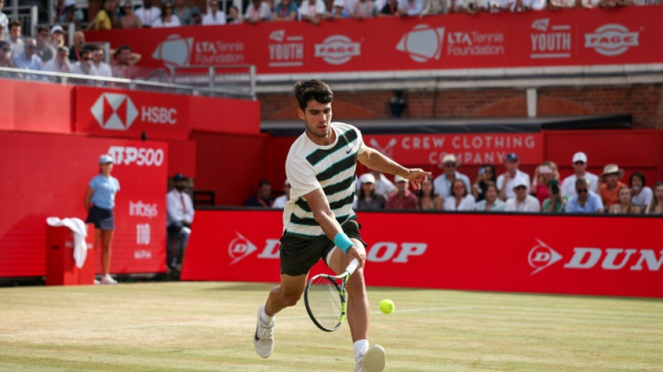 Alcaraz derrota a Bautista y jugará en Queen's su quinta final consecutiva