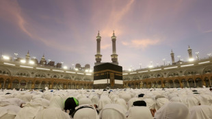Million-plus pilgrims begin hajj under blazing sun