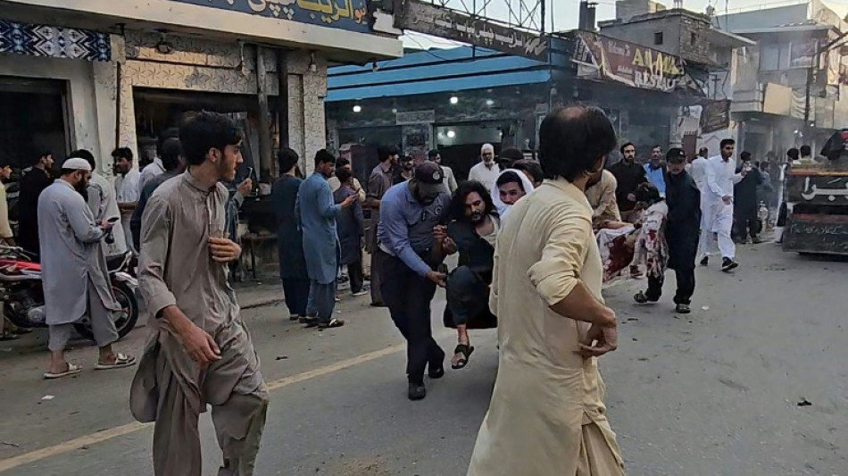  Trece muertos en un atentado suicida durante una manifestaci&oacute;n en Pakist&aacute;n 