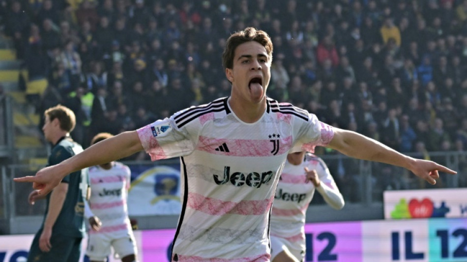 Juventus vence Frosinone e se aproxima da l&iacute;der Inter