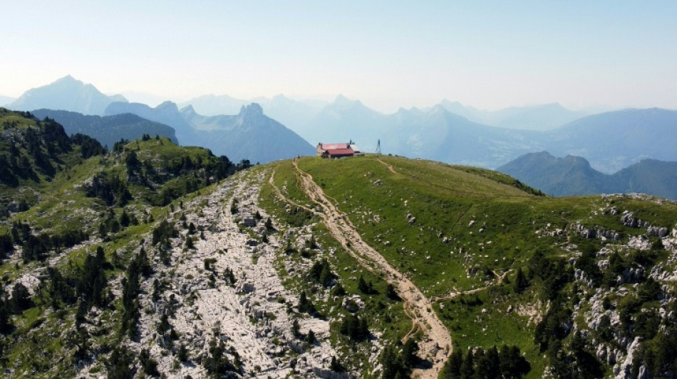 French mountain lodges worry over strained water supply 