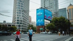 Borsa: Hong Kong negativa, apre a -0,22%