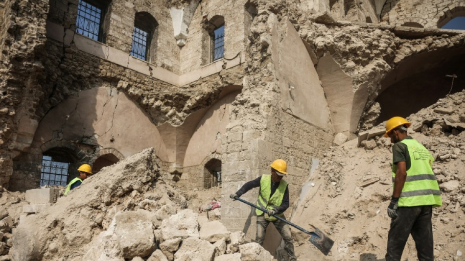 Palestinos aproveitam trégua em Gaza para restaurar monumento histórico
