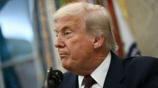 Trump volta a amea&ccedil;ar impor controle federal de Washington, D.C.